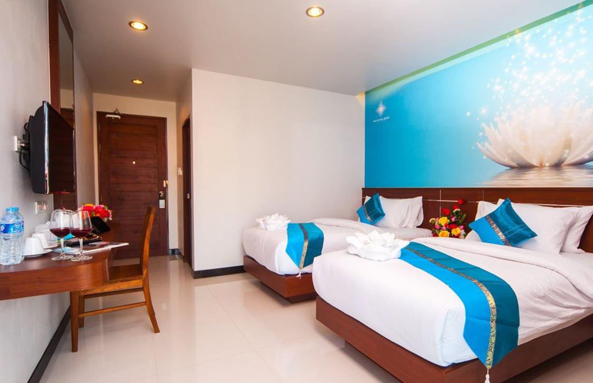 The Crystal Beach Hotel Patong Экстерьер фото