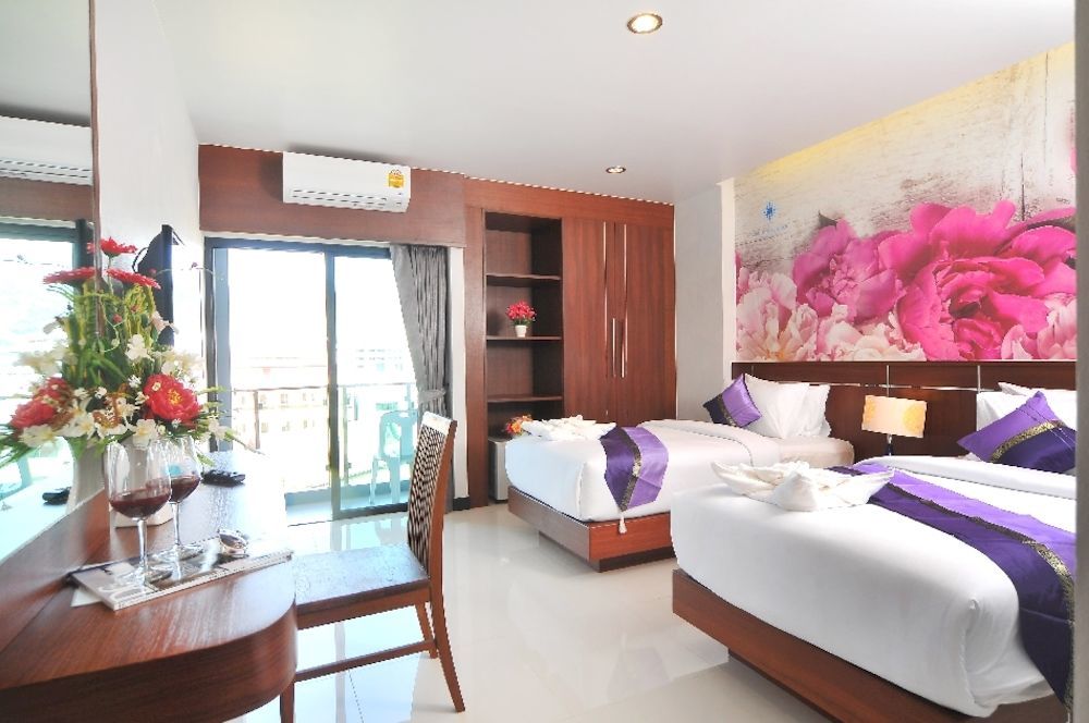 The Crystal Beach Hotel Patong Экстерьер фото