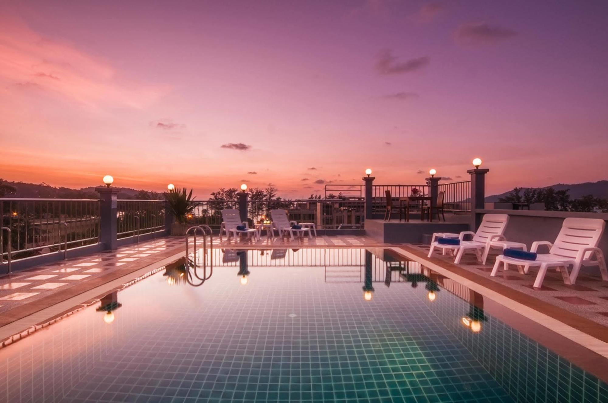 The Crystal Beach Hotel Patong Экстерьер фото